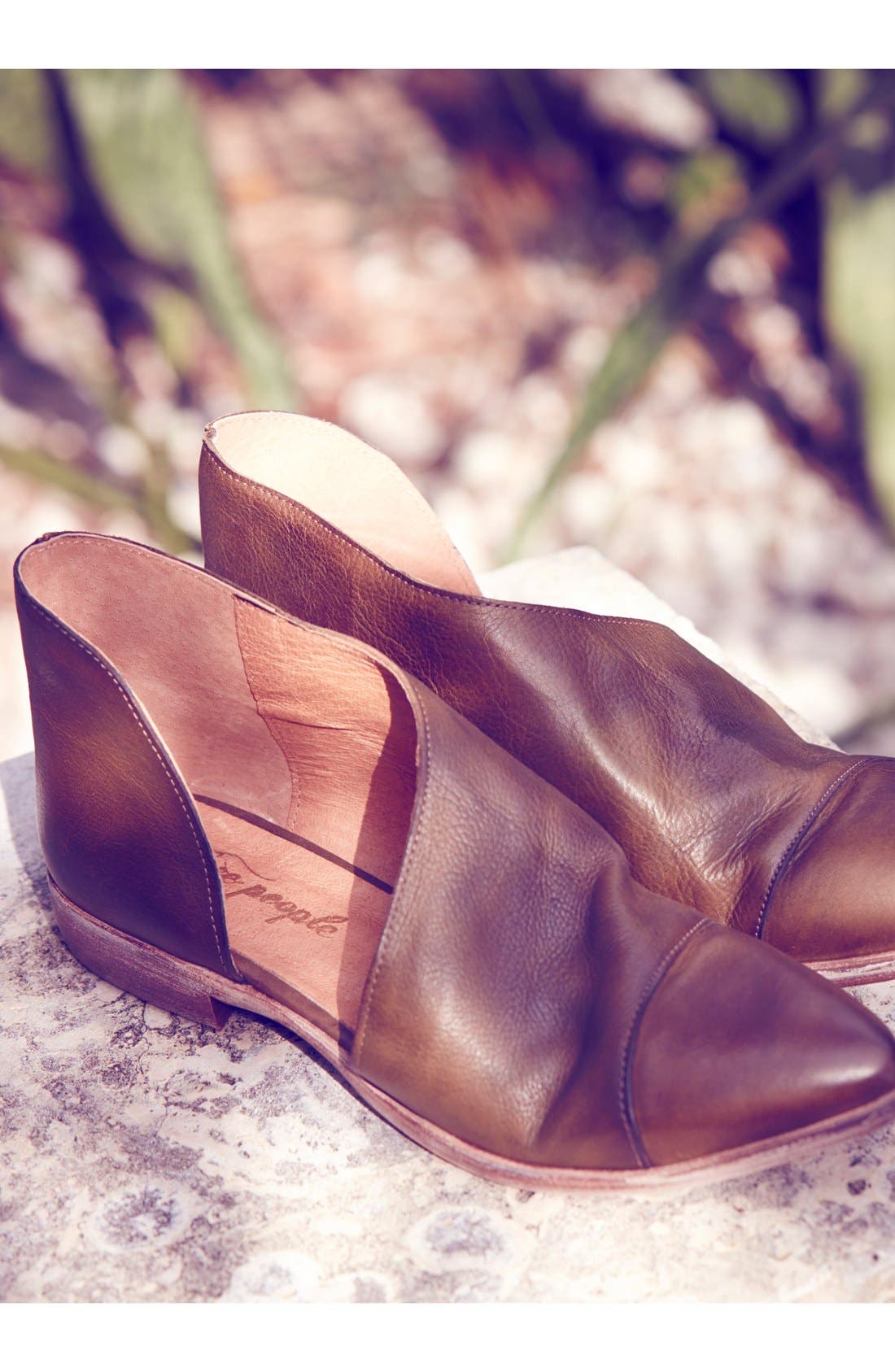 royale pointy toe flat
