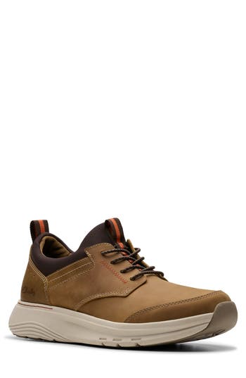 Clarks Collection Men's Motion Trek Ez Shoes In Dark Tan Leather