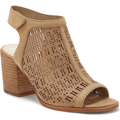Vince Camuto Keannie Sandal- Brown