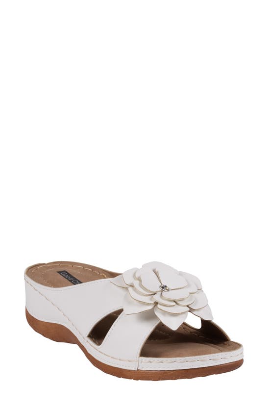 Good Choice New York Joy Flower Sandal In White