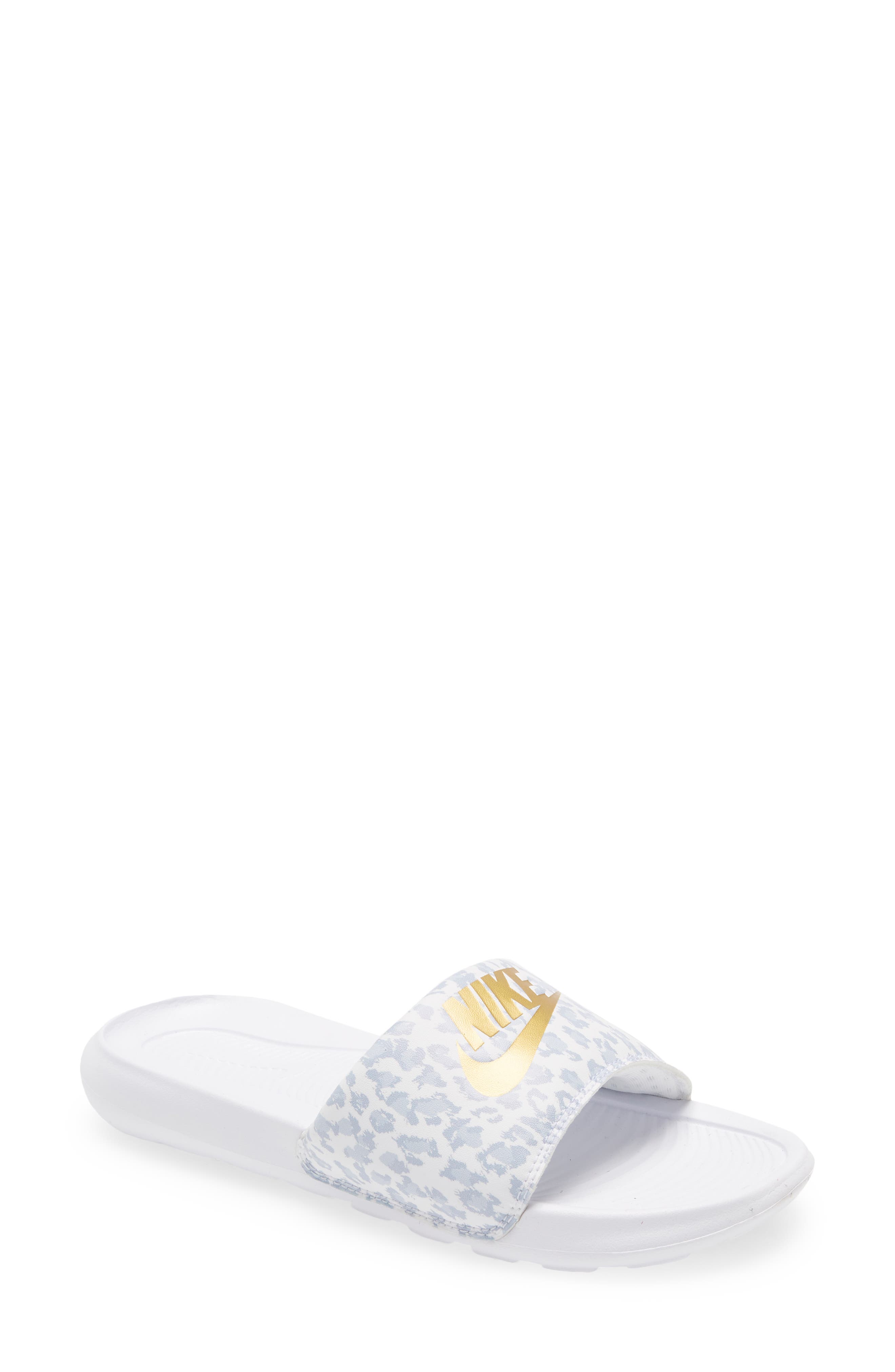 nike athletic sandals women's