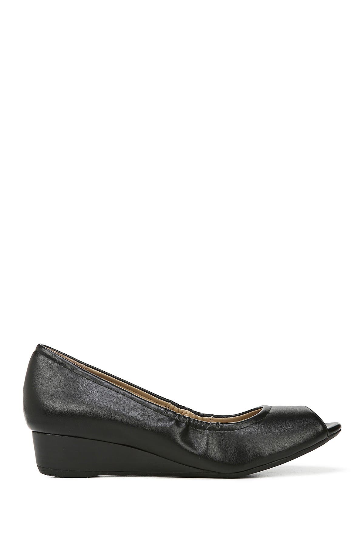 black wedge heels wide width