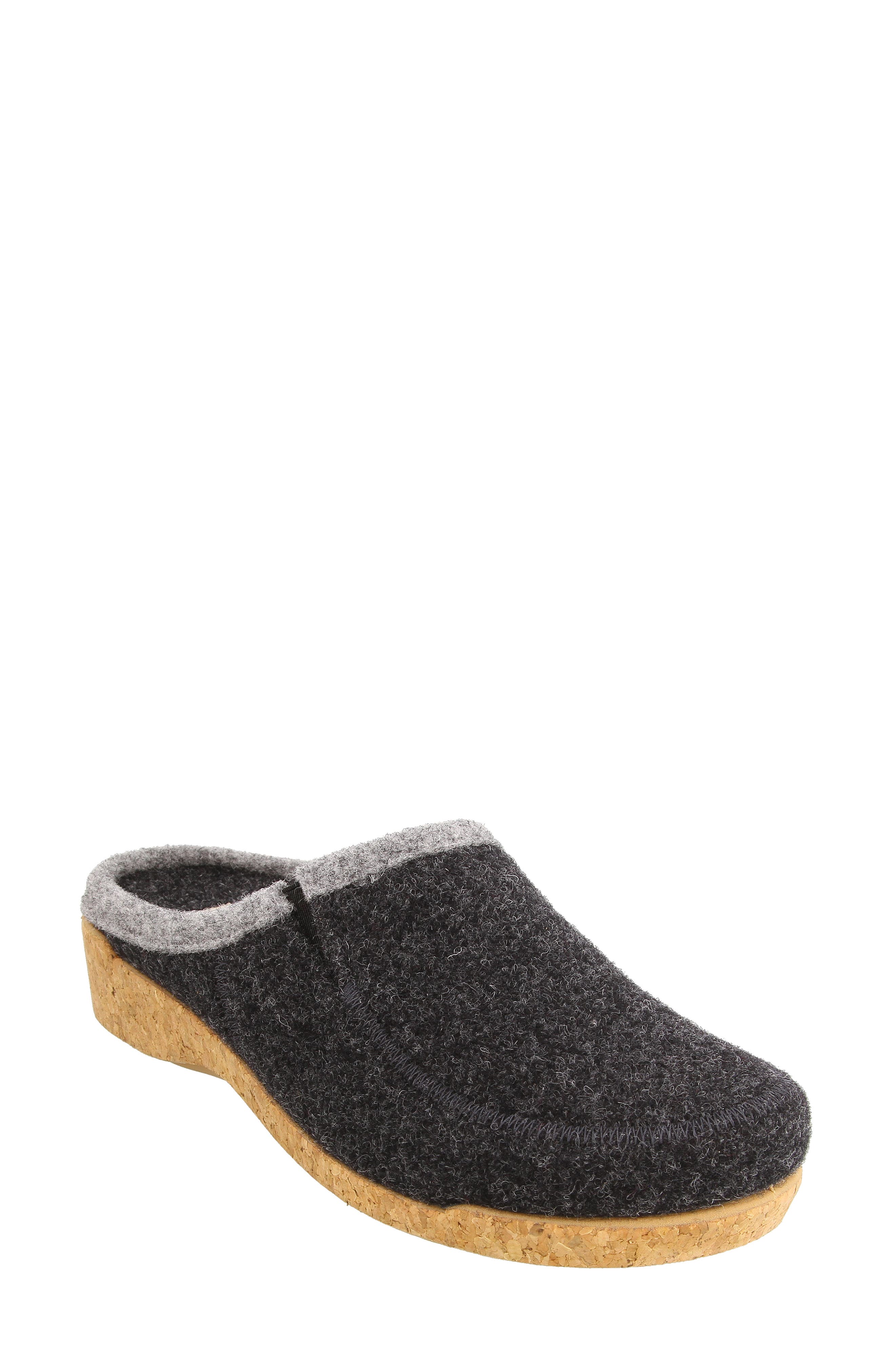 taos wool clogs