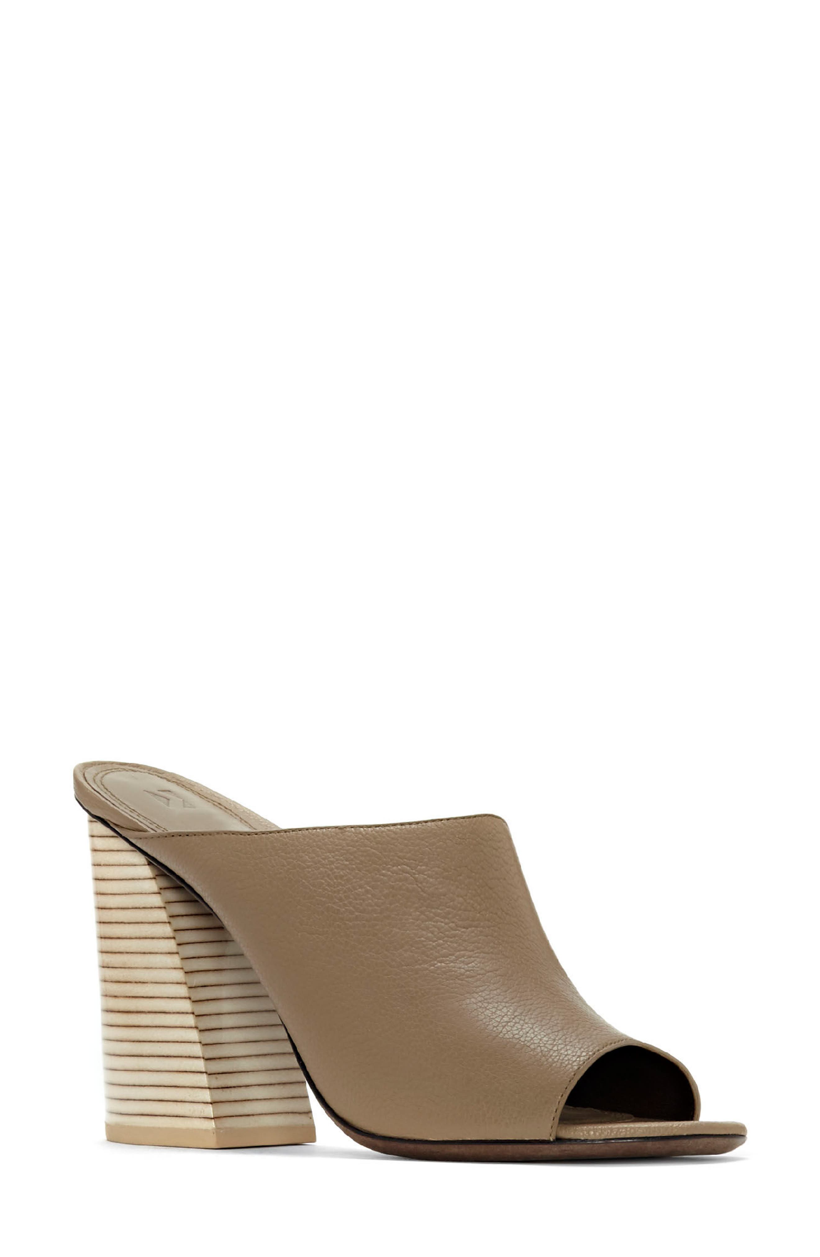 Mercedes Castillo Izar Mule