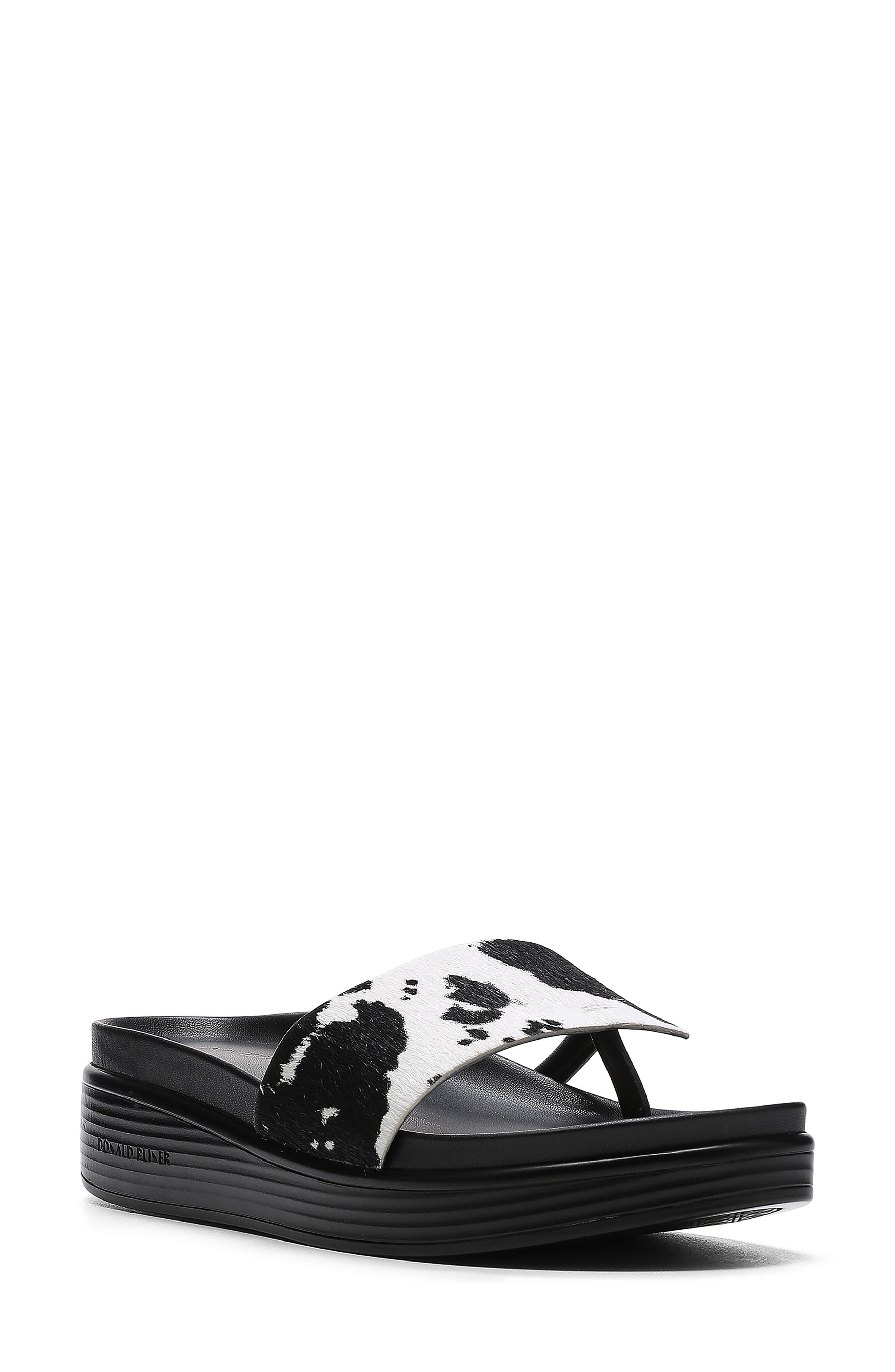 Donald Pliner Sandals and Flip-Flops 