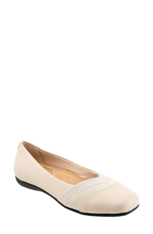 Trotters Stella Flat Ivory at Nordstrom,