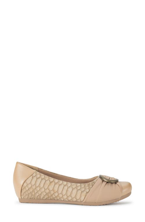 Baretraps Mabely Womens Faux Leather Embellished Ballet Flats In Camel