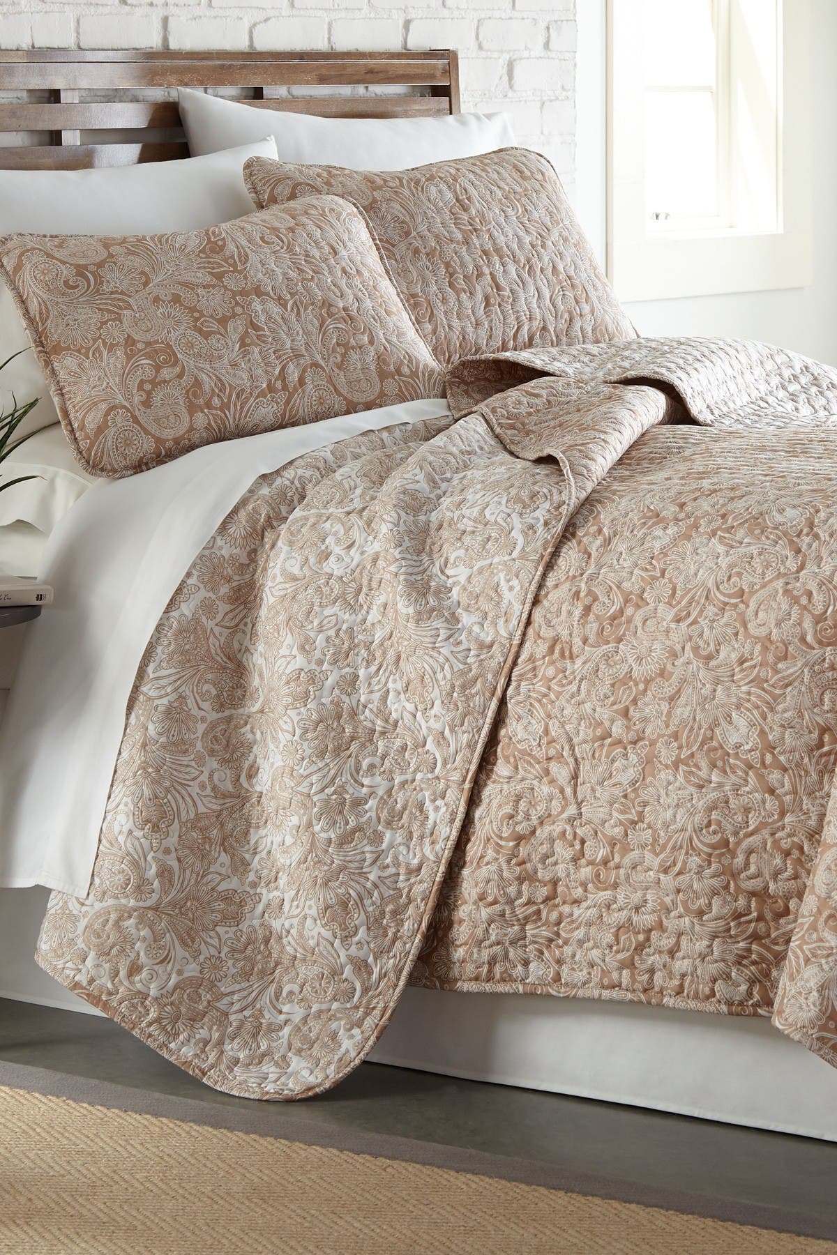 SOUTHSHORE FINE LINENS King/California King Luxury Quilt 3Piece Set