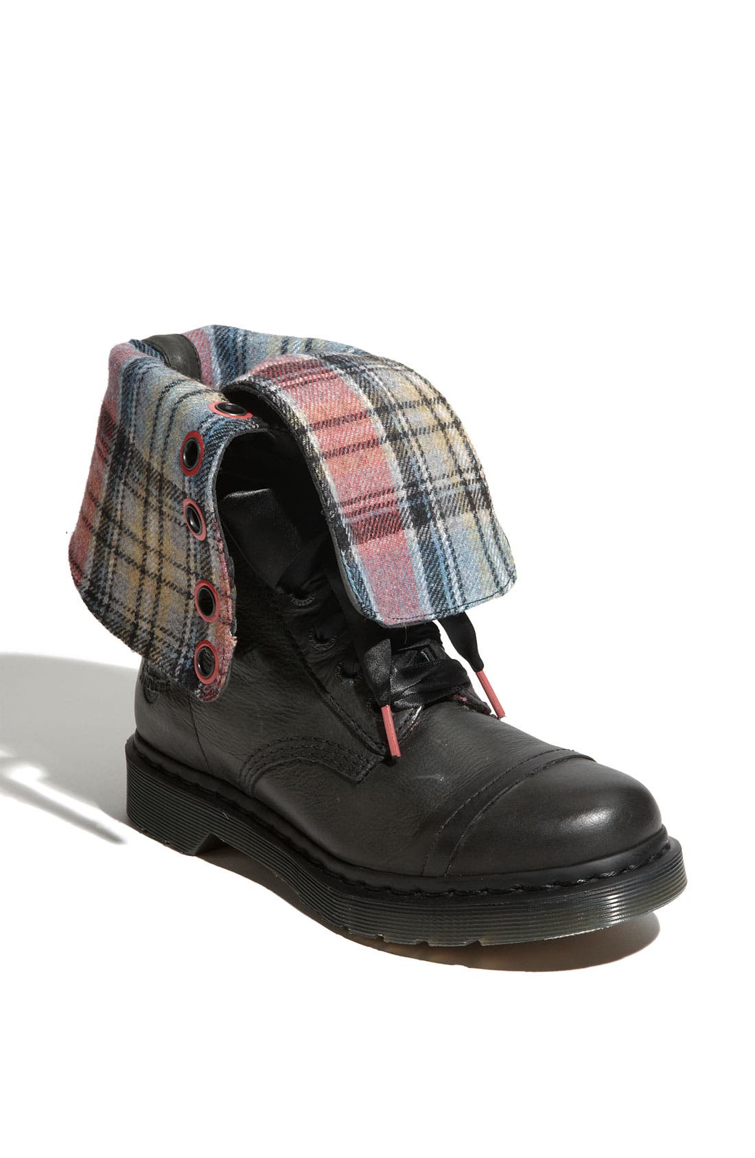 dr marten triumph boots