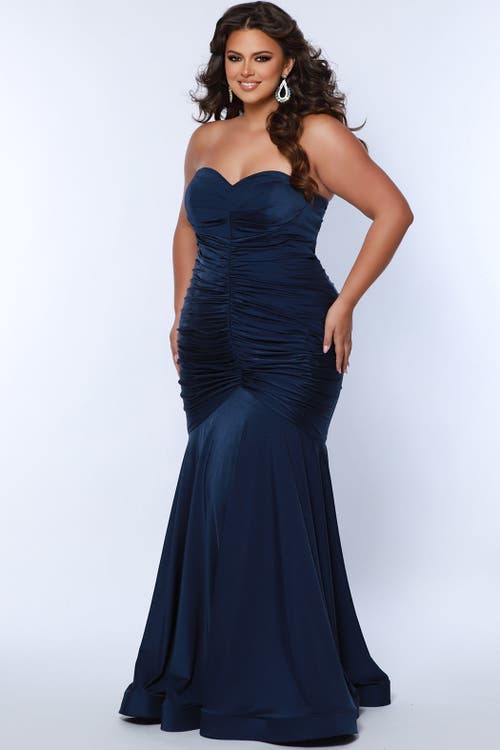 Sydney's Closet Sydneys Closet Fitted Mermaid Plus Size Strapless Ruched Train Evening Dress In Navy