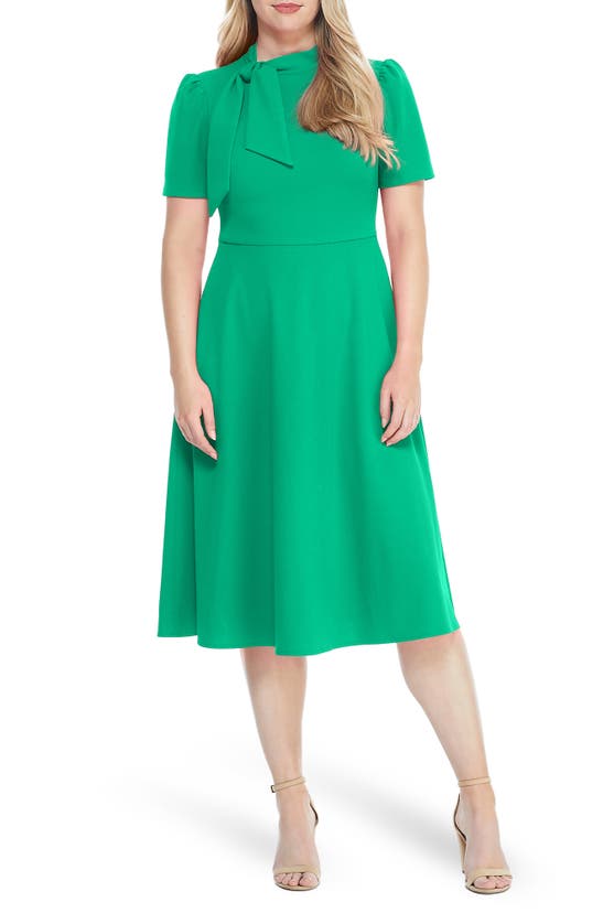 Maggy London Short Sleeve Necktie Midi Dress In Pepper Green