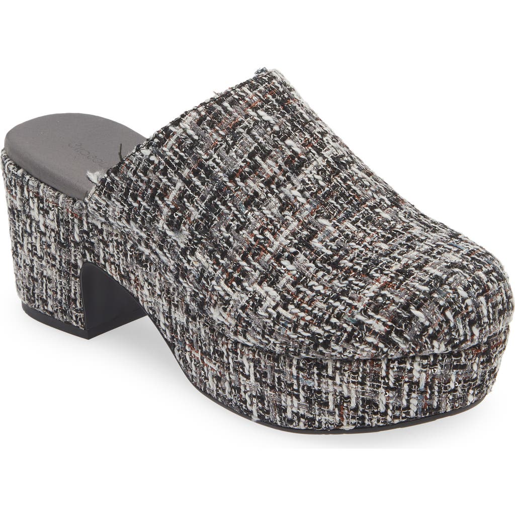 Chocolat Blu Gertie Platform Clog In White/black Tweed