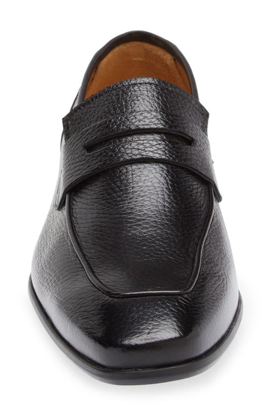Mezlan Stamped Croc Embossed Penny Loafer In Black
