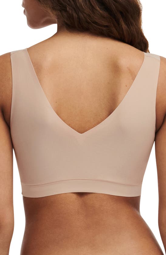 CHANTELLE LINGERIE CHANTELLE LINGERIE SOFT STRETCH PADDED V-NECK BRALETTE