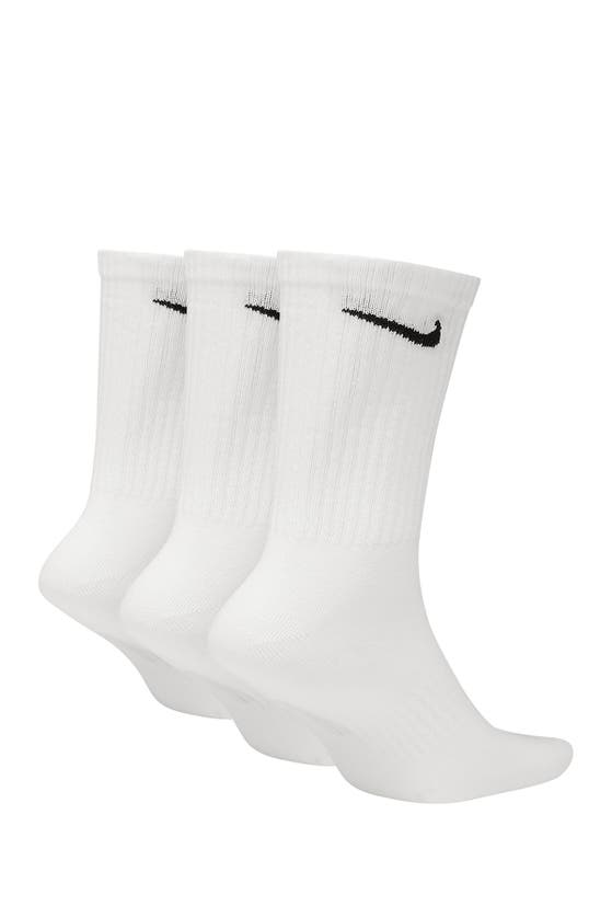 Shop Nike Everyday Lightweighttraining Crew Socks In White/black