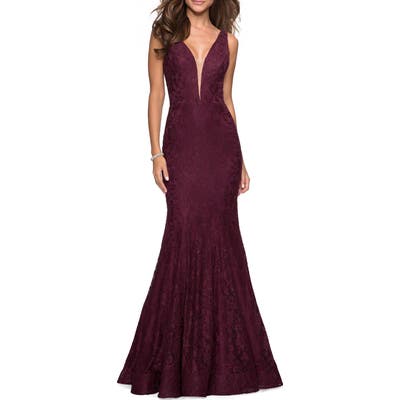 La Femme Plunge Neck Lace Evening Dress With Train, Red