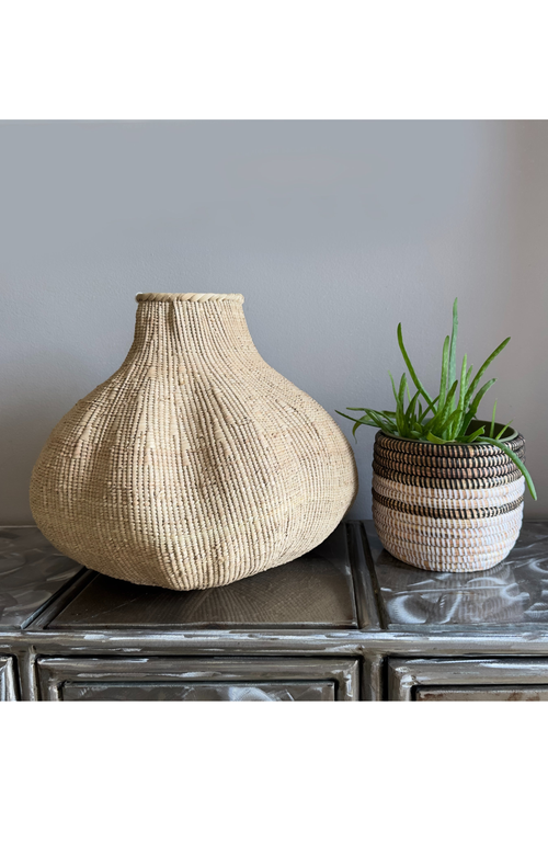Mbare Garlic Basket In Natural/brown