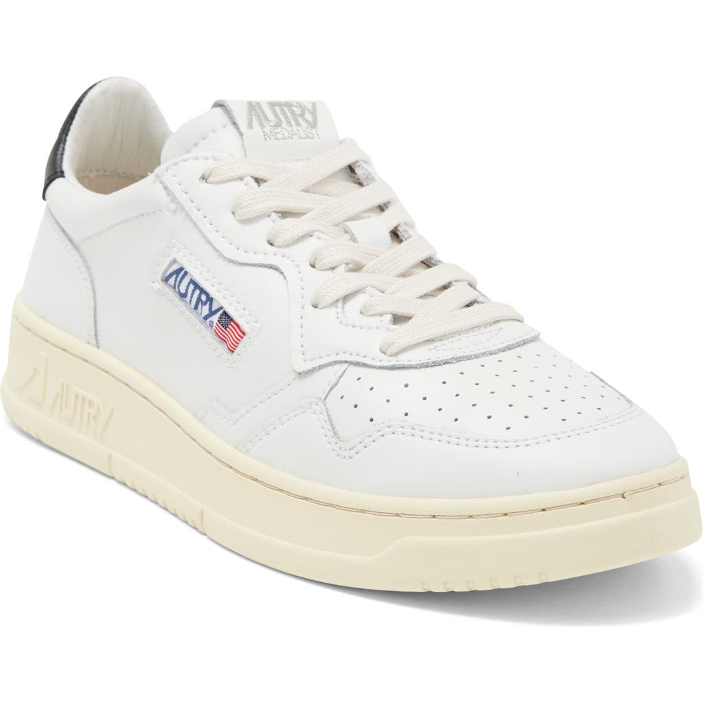 Autry Medalist Low Sneaker In Leat/leat Wht/bk