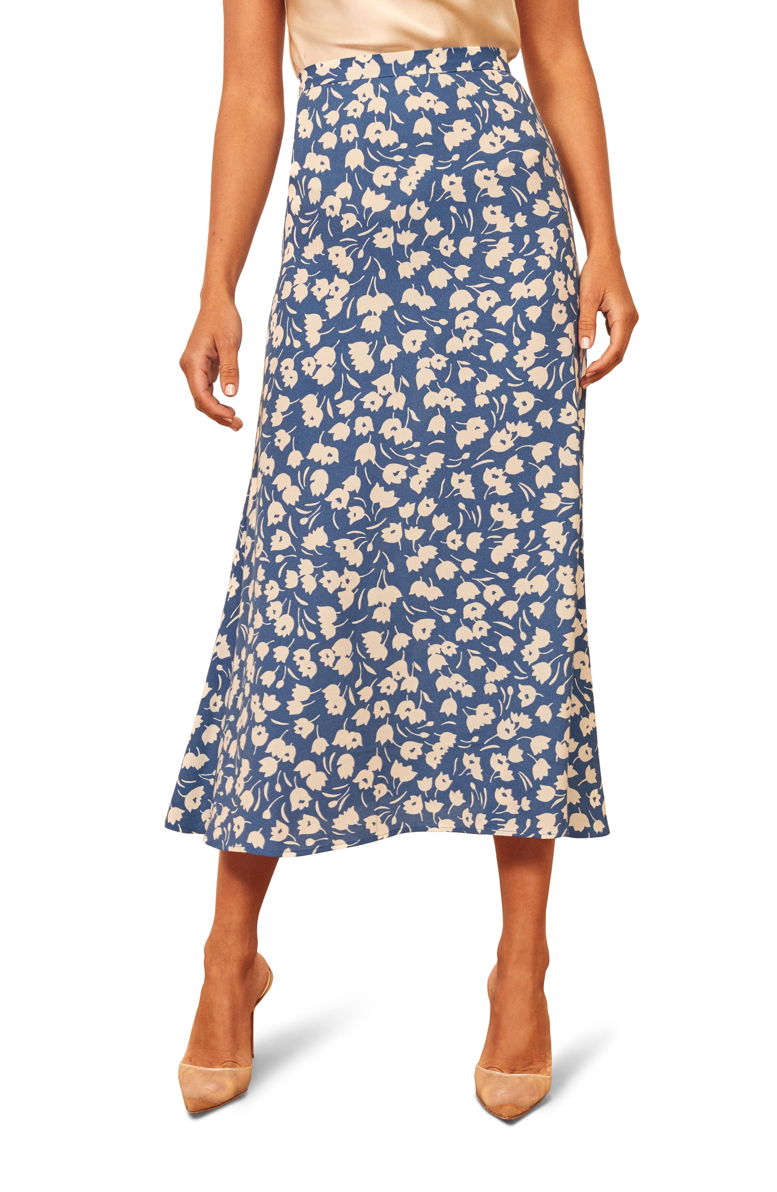 pleated skirt very