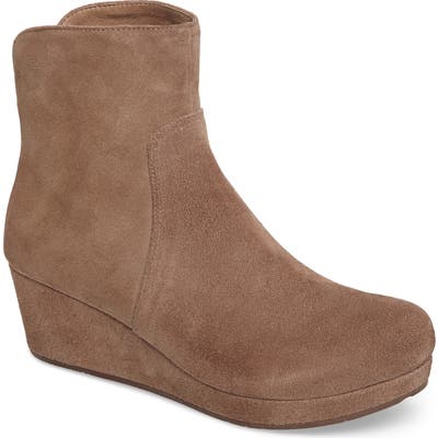 Chocolat Blu Yarden Wedge Bootie, Brown