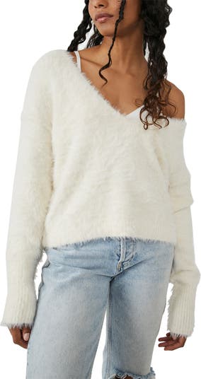 Oversized V-Neck Signature Pullover - Luxury Knitwear and