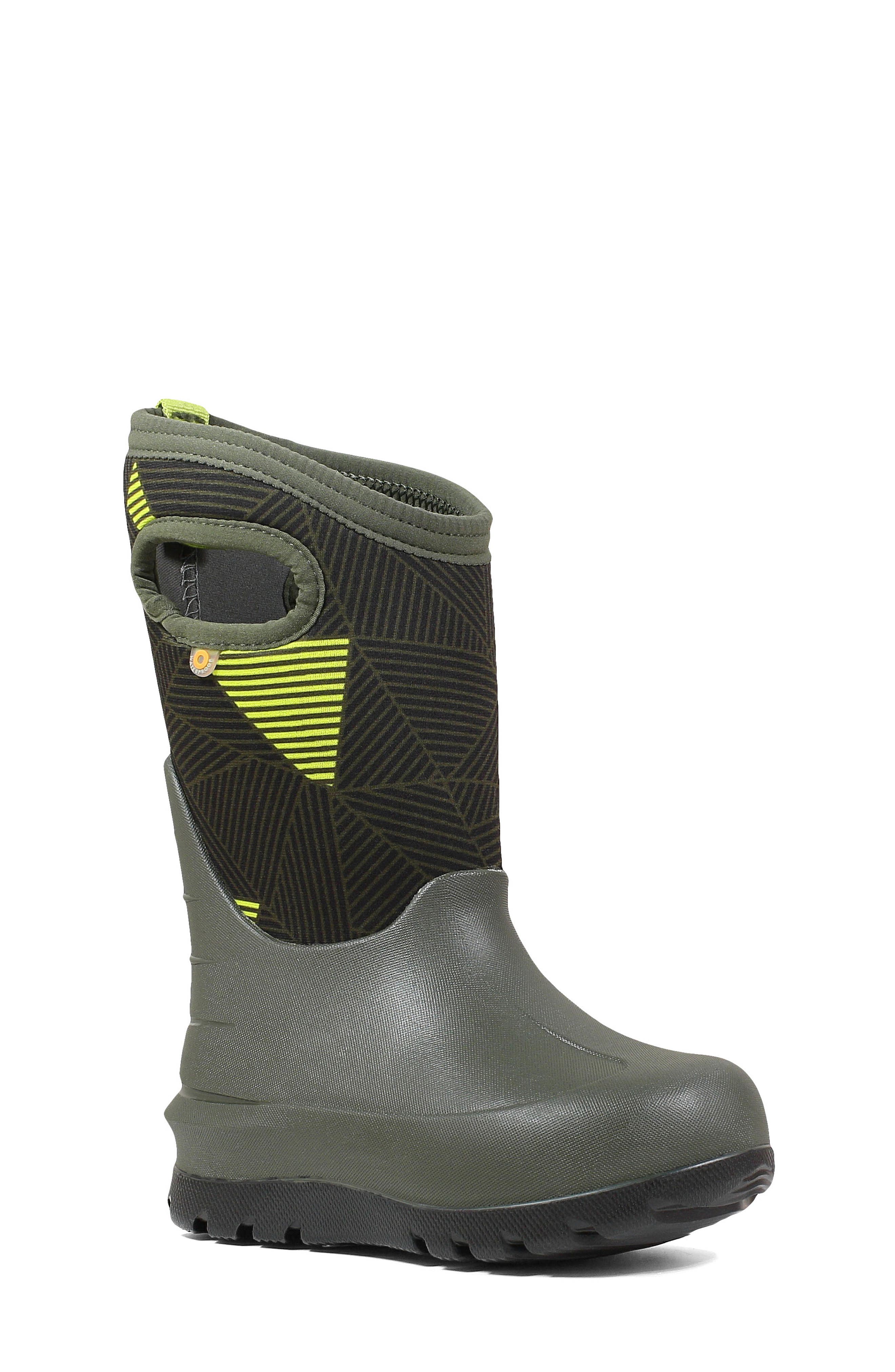 bogs boys size 7
