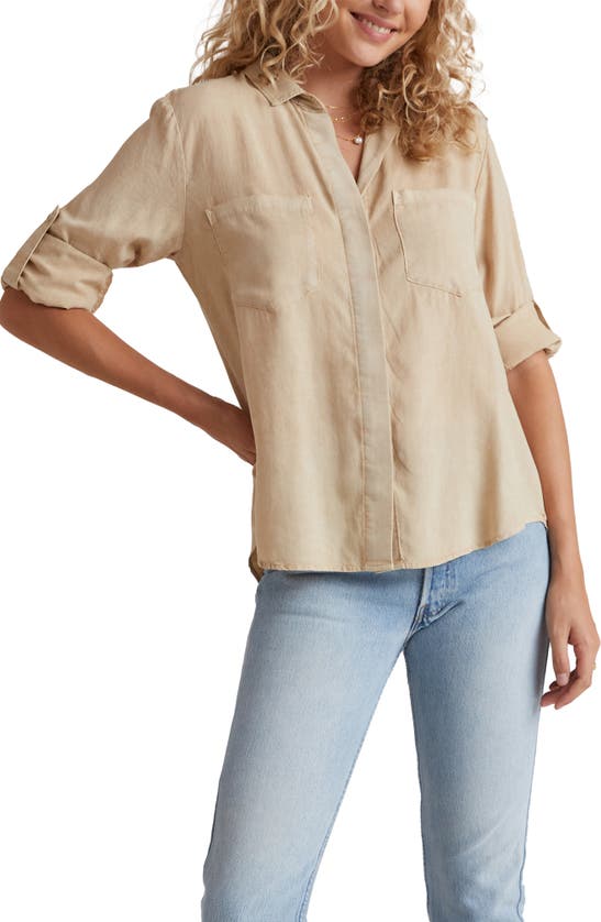 Bella Dahl Split Back Button-up Shirt In Soft Tan