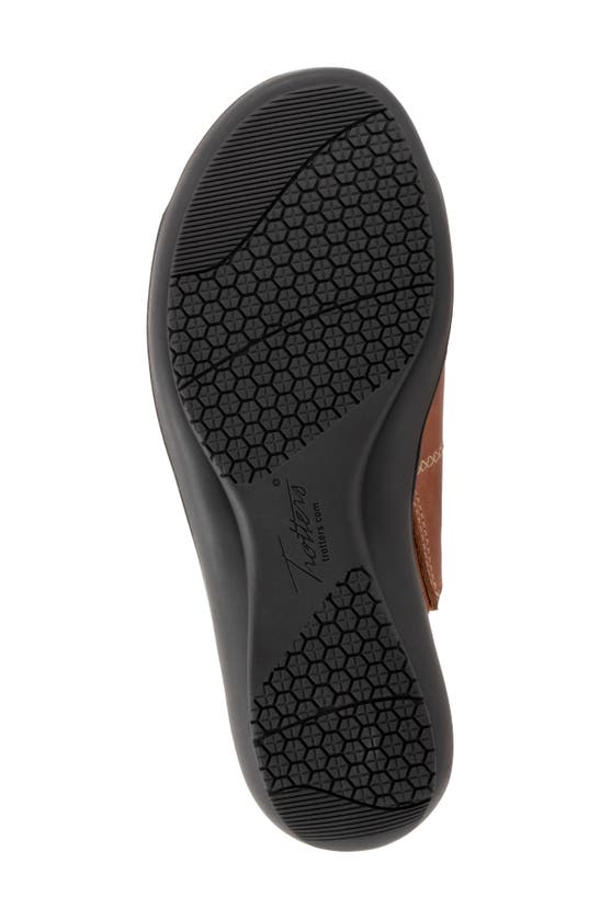 Trotters Ruthie Stitch Slide Sandal In Luggage