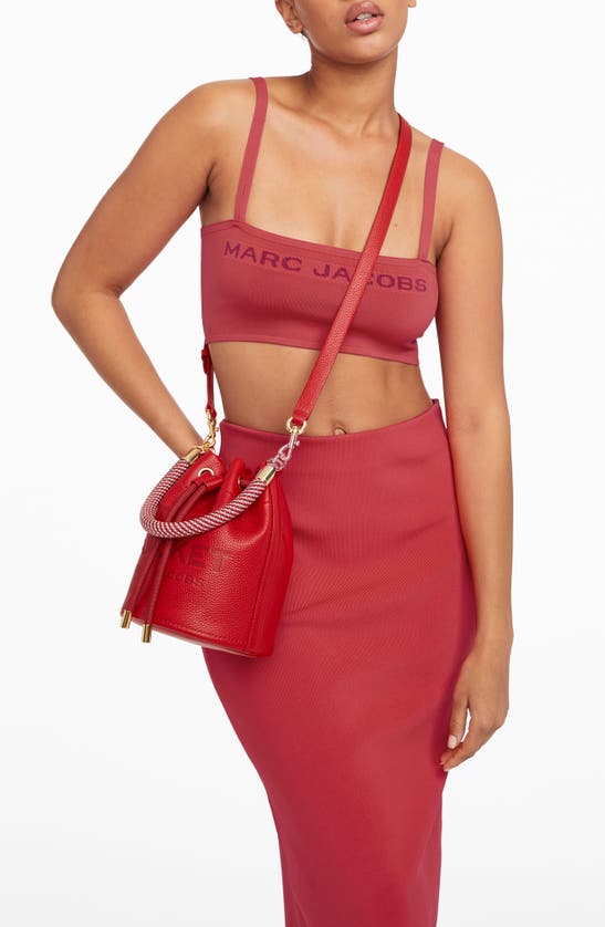 Shop Marc Jacobs The Leather Bucket Bag In True Red