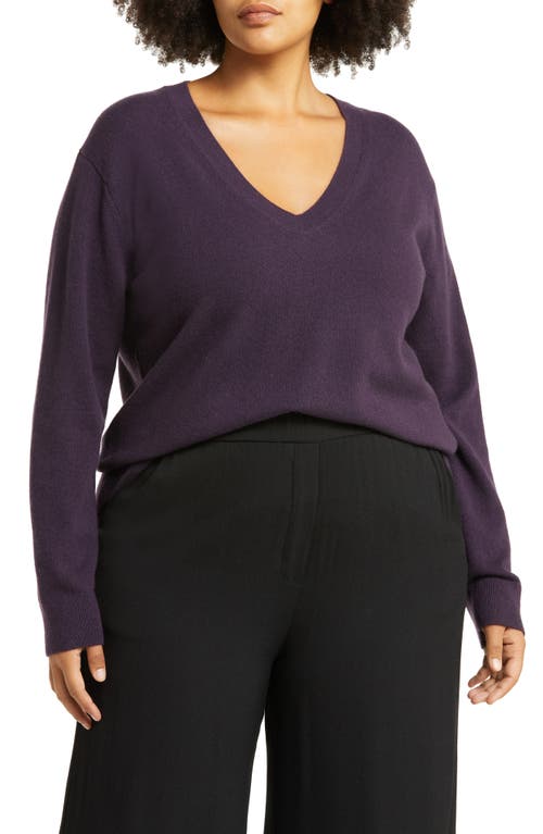 Vince Weekend V-Neck Cashmere Sweater in Dark Mulberry