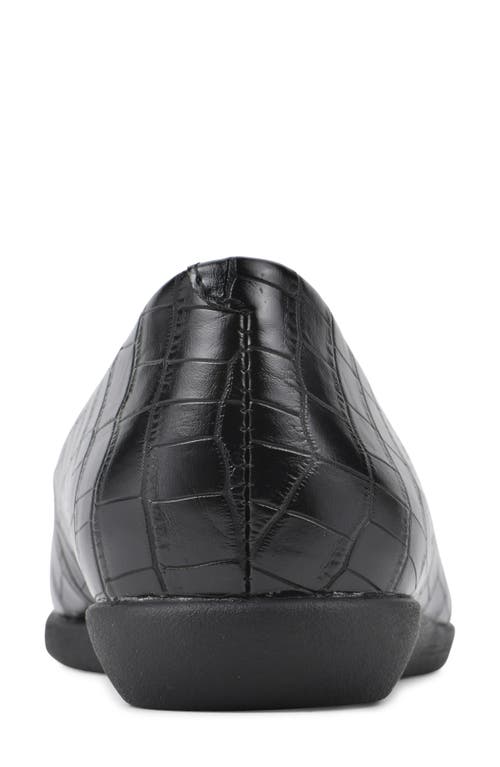 Cliffs By White Mountain Mint Pointed Toe Loafer In Black/print