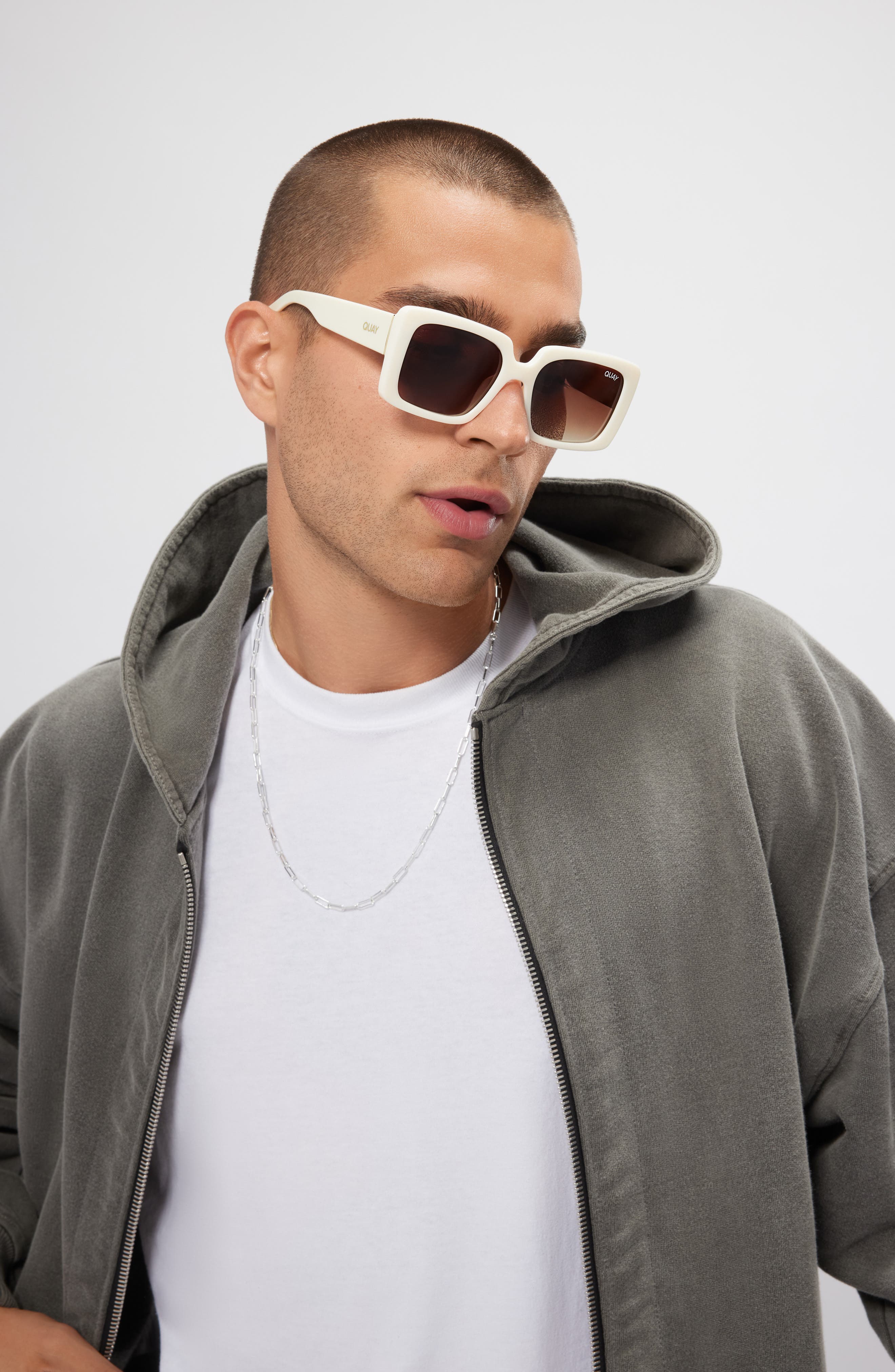 QUAY Sunglasses Total Vibe Mini - Polarized Quay Australia Total Vibe Mini 44mm Polarized Square  main image 3