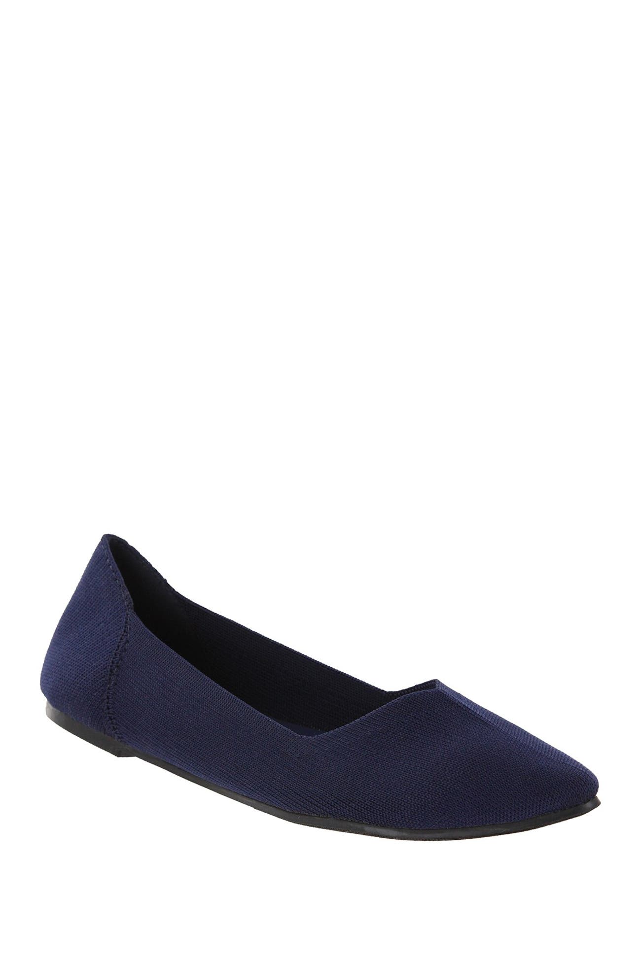 mia kerri pointed toe flyknit flat