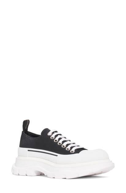 ALEXANDER MCQUEEN TREAD SLICK LOW TOP SNEAKER,611705W4L32