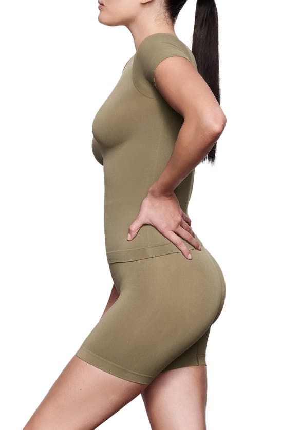 SKIMS SOFT SMOOTHING T-SHIRT