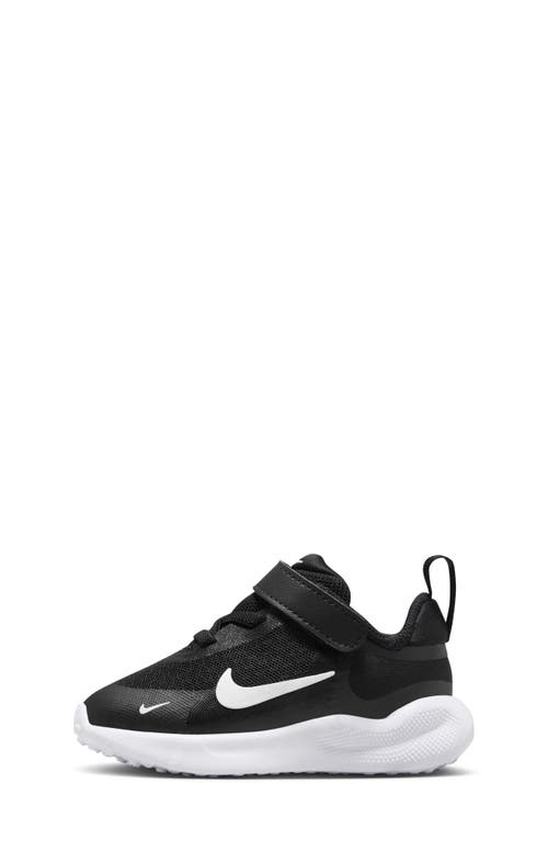 Nike Revolution 7 Sneaker In Black/white/white