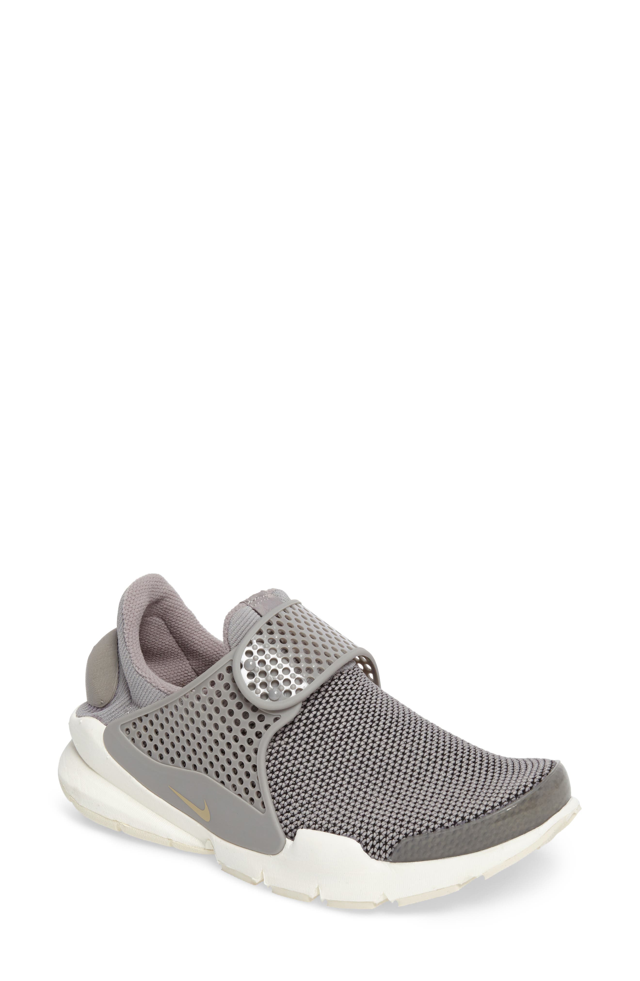 womens sock dart