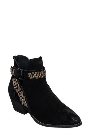 Antelope Meli Pointed Toe Bootie In Black