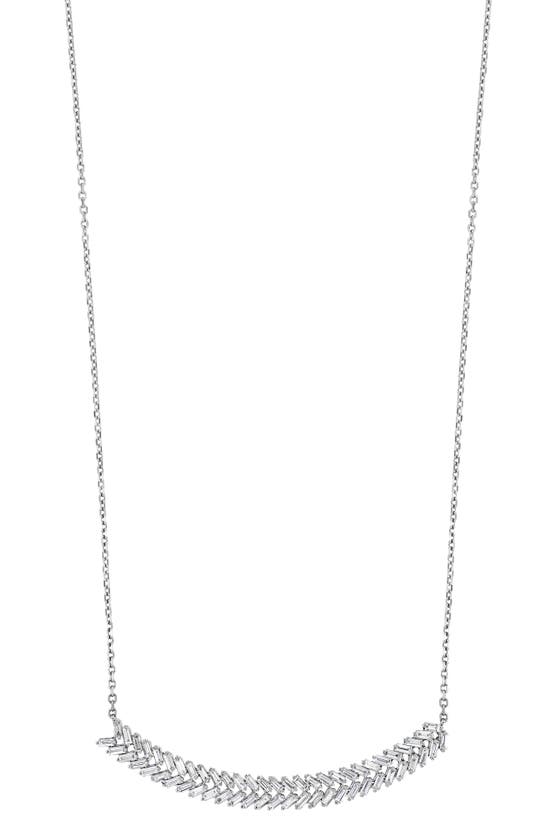 Bony Levy Gatsby 18k White Gold Baguette Diamond Curved Bar Pendant Necklace In Metallic