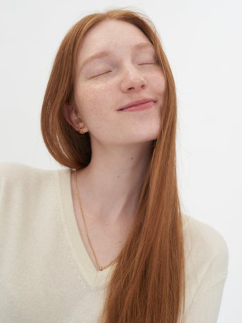 Gobi Cashmere V-neck Sweater In Marshmallow