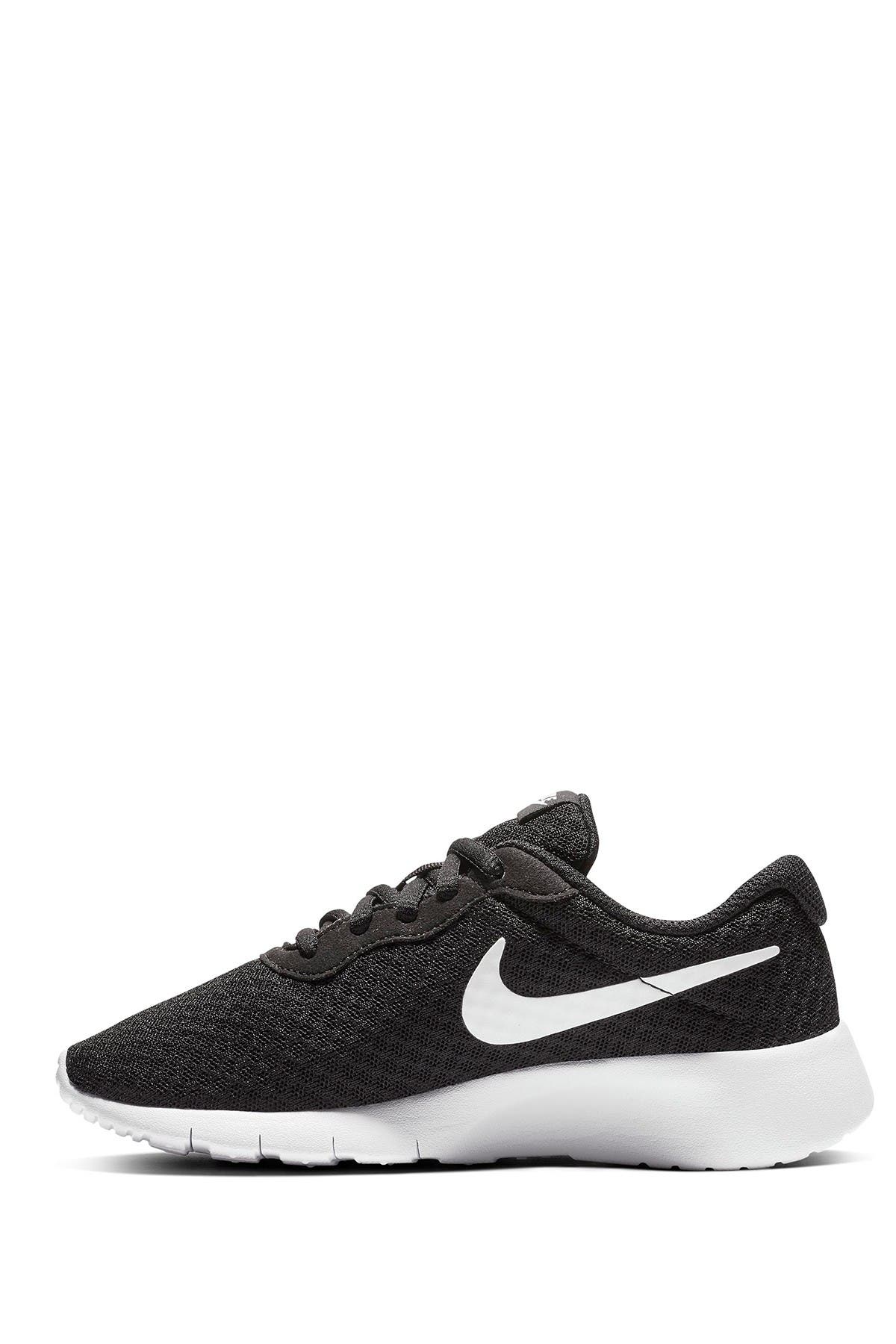 nike tanjun wide width