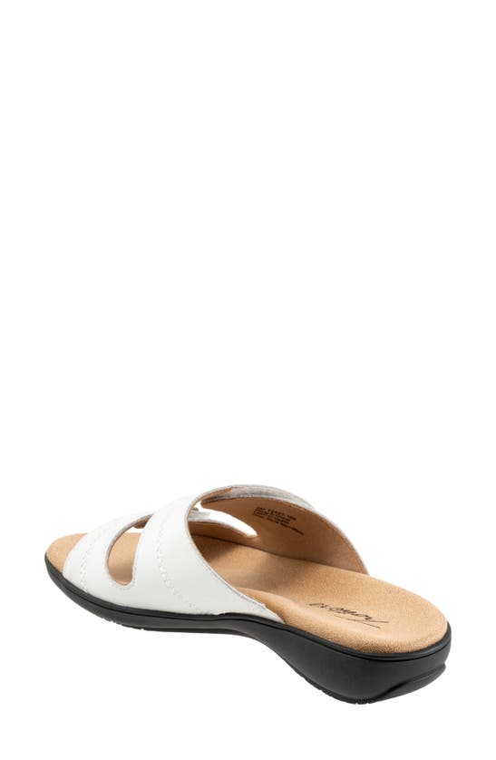 Trotters Ruthie Stitch Slide Sandal In White