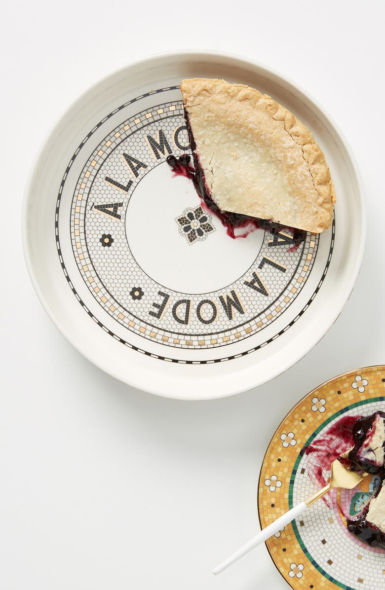 ANTHROPOLOGIE HOME Anthropologie Bistro Pie Dish, Main, color, White