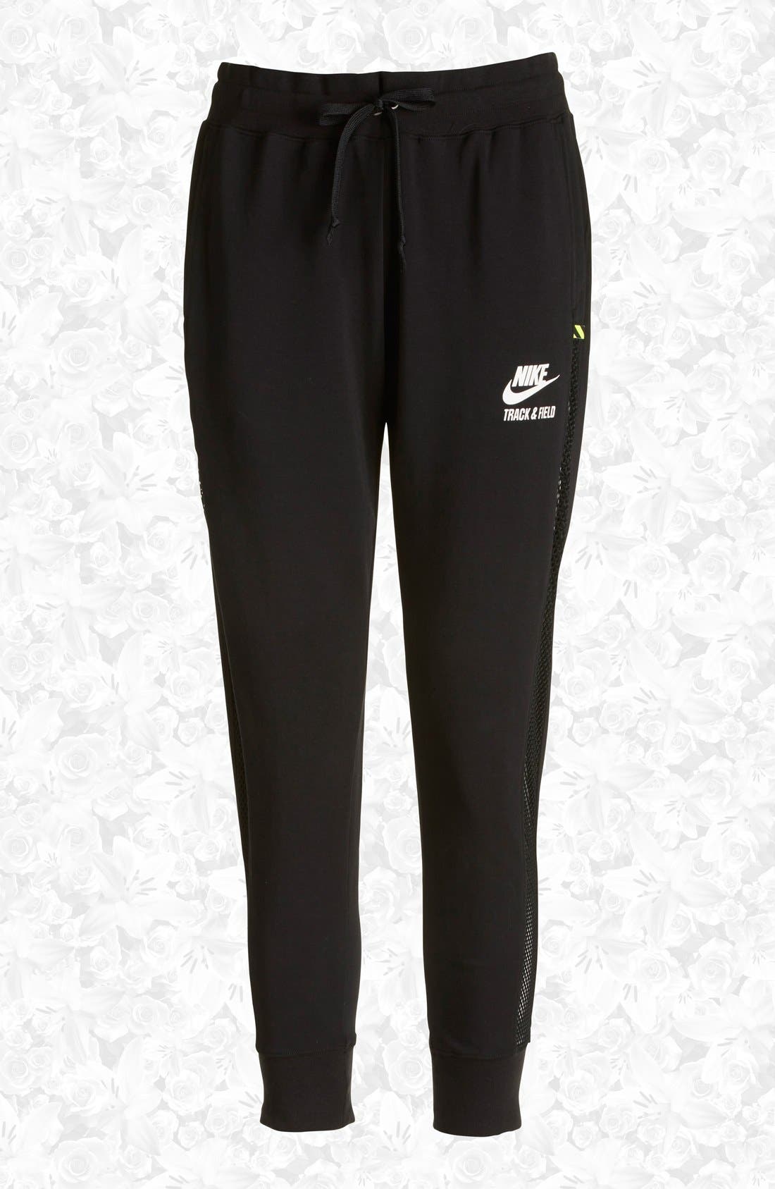 nike cuffed joggers womens