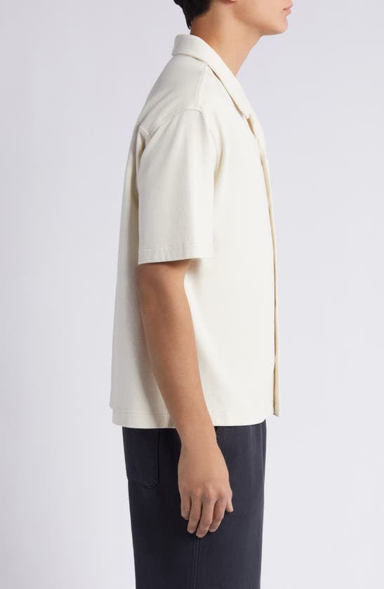 Shop Frame Duo Fold Relaxed Short Sleeve Button-up Shirt In White Sand