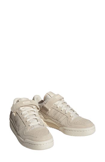 Adidas Originals Adidas Forum Low Basketball Sneaker In Wonder White/wonder White