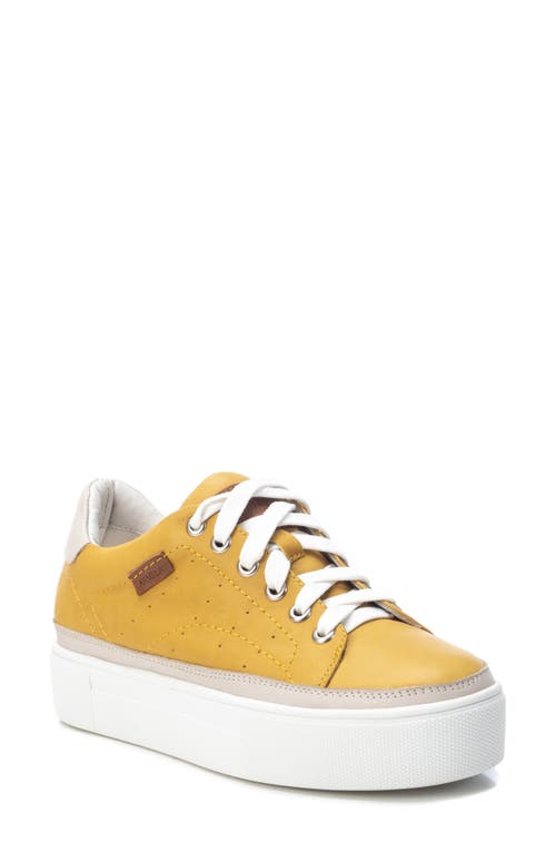 CARMELA Mabel Platform Sneaker in Yellow