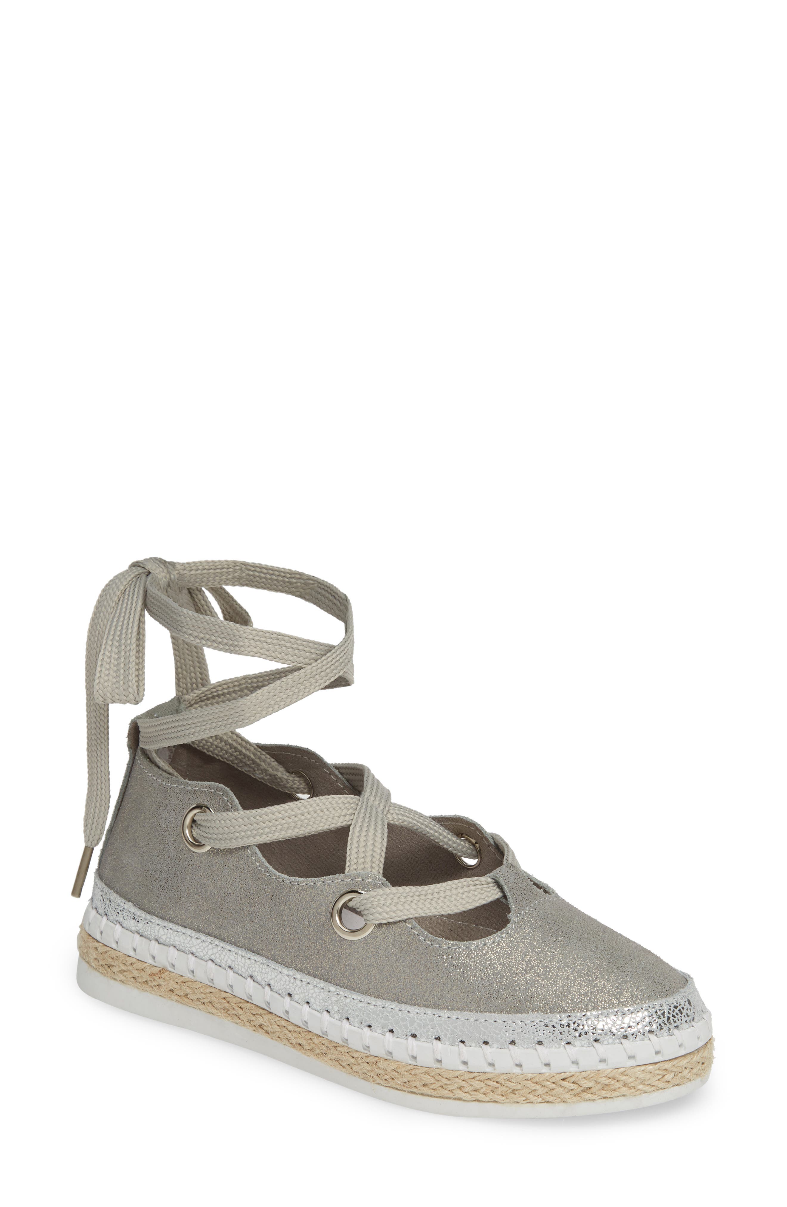 bernie mev. TW189 Lace-Up Flat in Nude Shimmer Leather