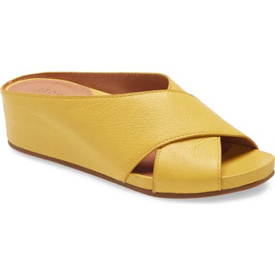 Gentle Souls Signature Giselle Slide Sandal, Yellow