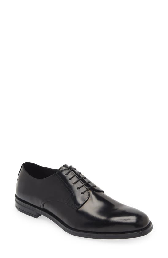 Shop Stuart Weitzman Club Classic Derby In Black